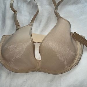 SKIMS Weightless Scoop Bra in sand.